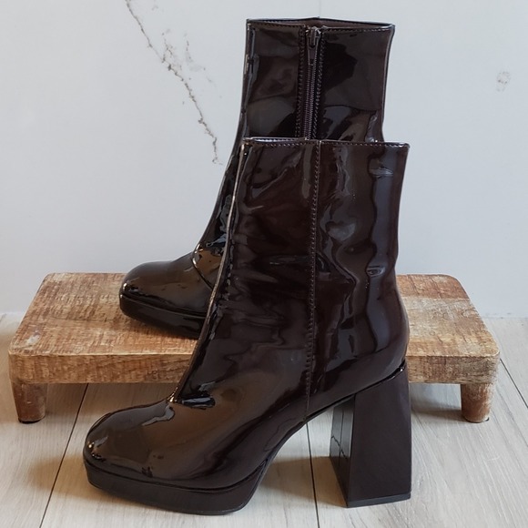 Bamboo Platform Boots Womens 8.5 Brown Patent Leather Block Chunky Heel 42014 - Picture 1 of 6